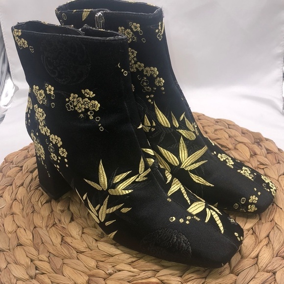 ZARA Trafaluc Black and Metallic Gold Bamboo Print Ankle High Booties Size 36 - Picture 1 of 11